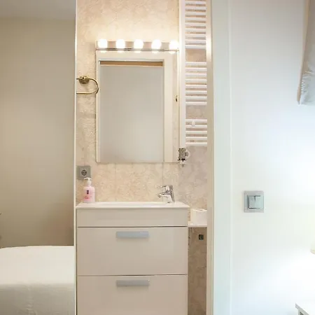 Excellence Πανσιόν